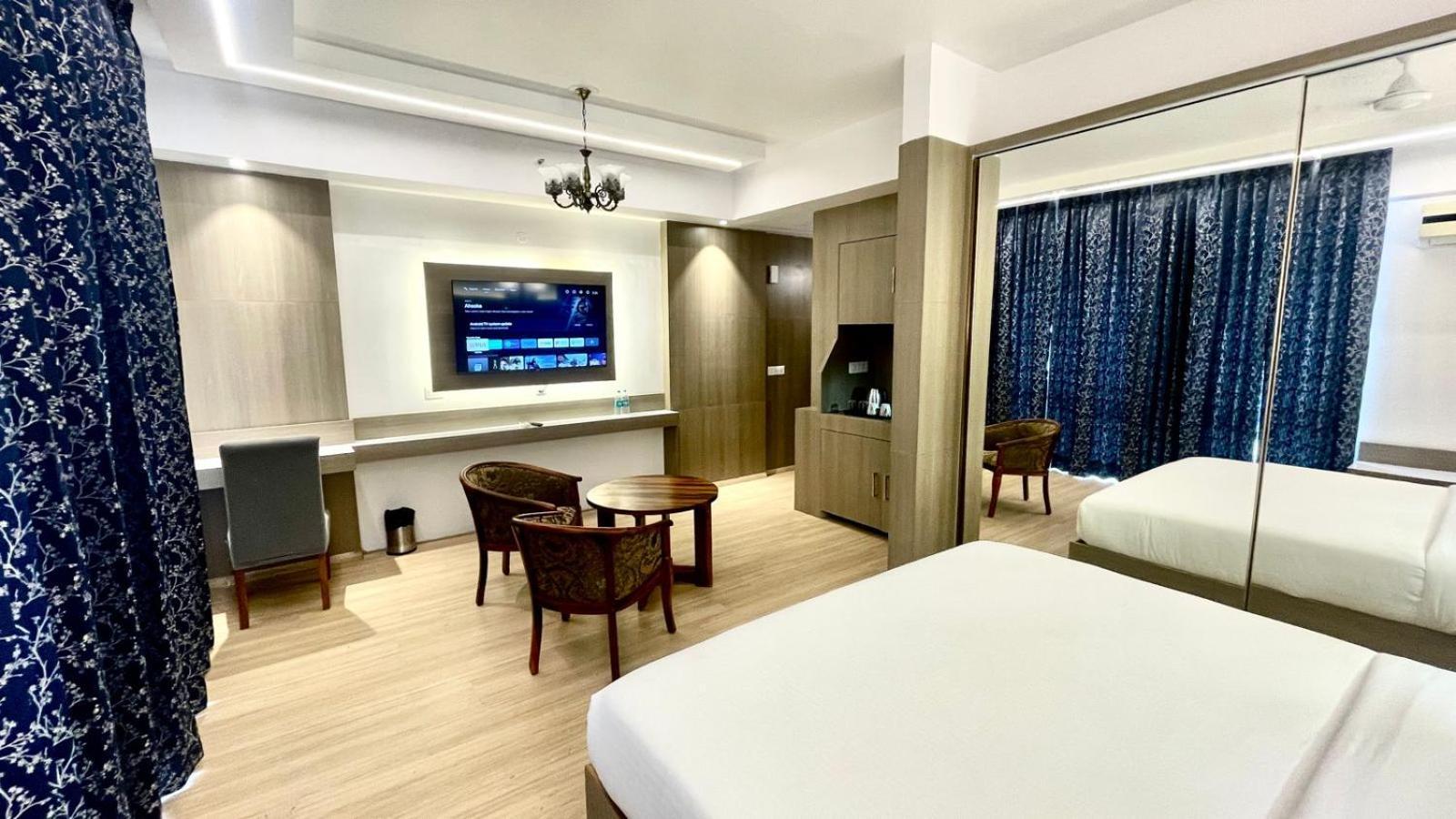 Апарт отель The Grace Residency - Gomtinagar, Лакхнау Экстерьер фото