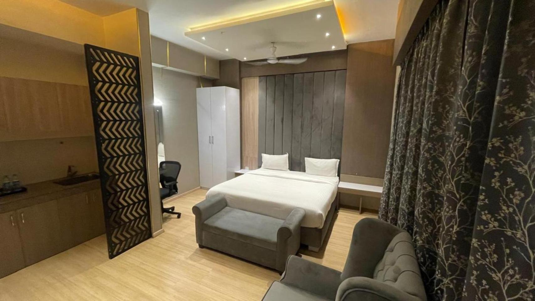 Апарт отель The Grace Residency - Gomtinagar, Лакхнау Экстерьер фото